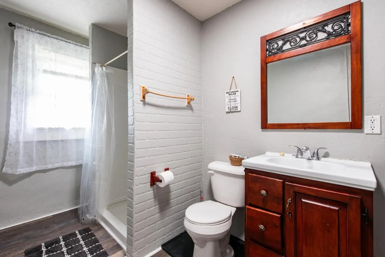 Suite Near Downtown Louisville, Ky - Suite XI Pensión Louisville